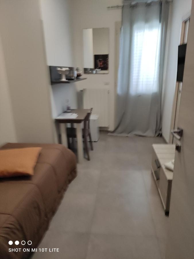 Dimora Dell'Artista 2 Bed and Breakfast Lecce Buitenkant foto