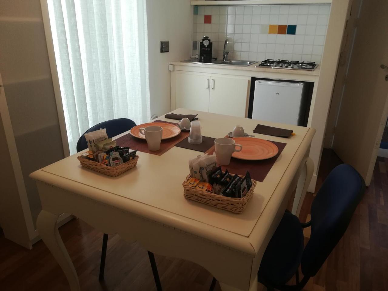 Dimora Dell'Artista 2 Bed and Breakfast Lecce Buitenkant foto